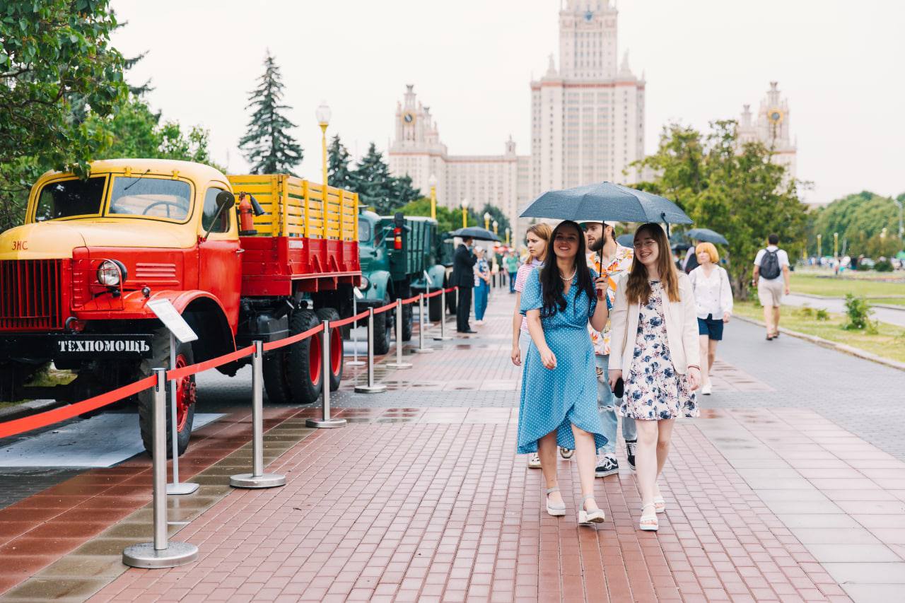 В День Московского транспорта Музей Транспорта Москвы провел свой первый  городской фестиваль «Ретрорейс» — за день его посетили 30 тысяч человек -  Единый Транспортный Портал